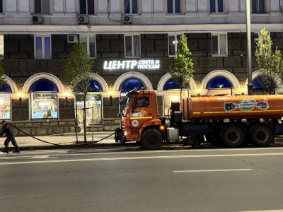 Полив деревьев в Уфе