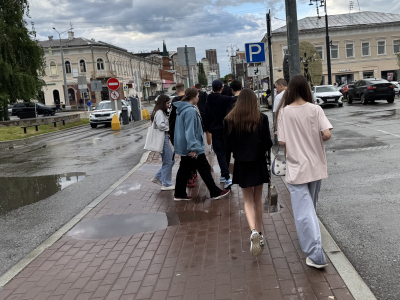Пешеходы