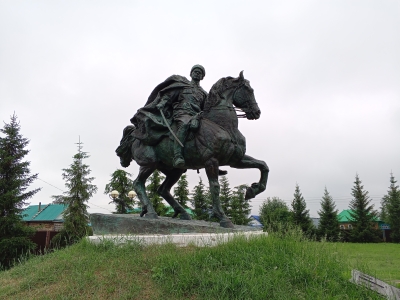 Памятник Минигали Шаймуратову