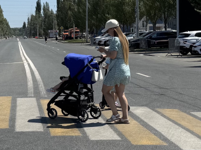 Женщина с детьми