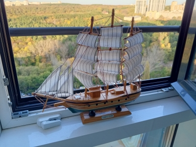 Деревянная модель парусника для интерьера