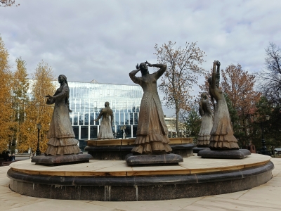 Фонтан «Семь девушек»