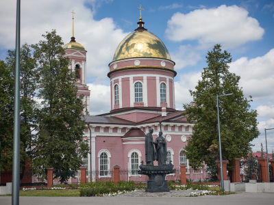 Памятник Петру и Февронии Муромским в Бирске