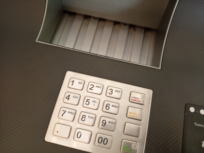 Металлическая цифровая клавиатура банкомата или терминала