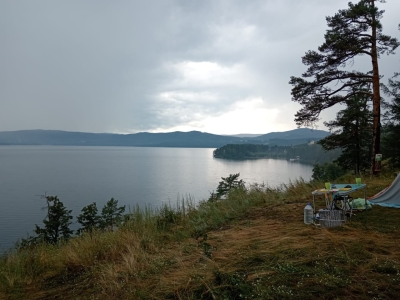 Грозовой фронт над озером