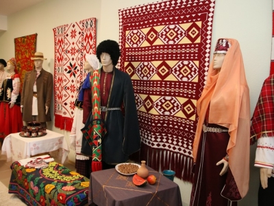 Национальные костюмы