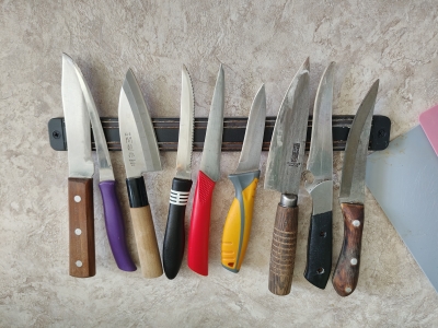 Ножи на магните