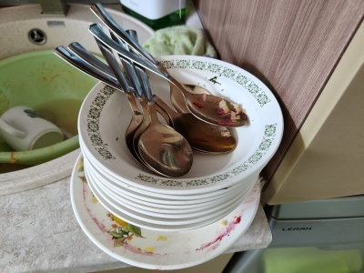 Гора грязной посуды